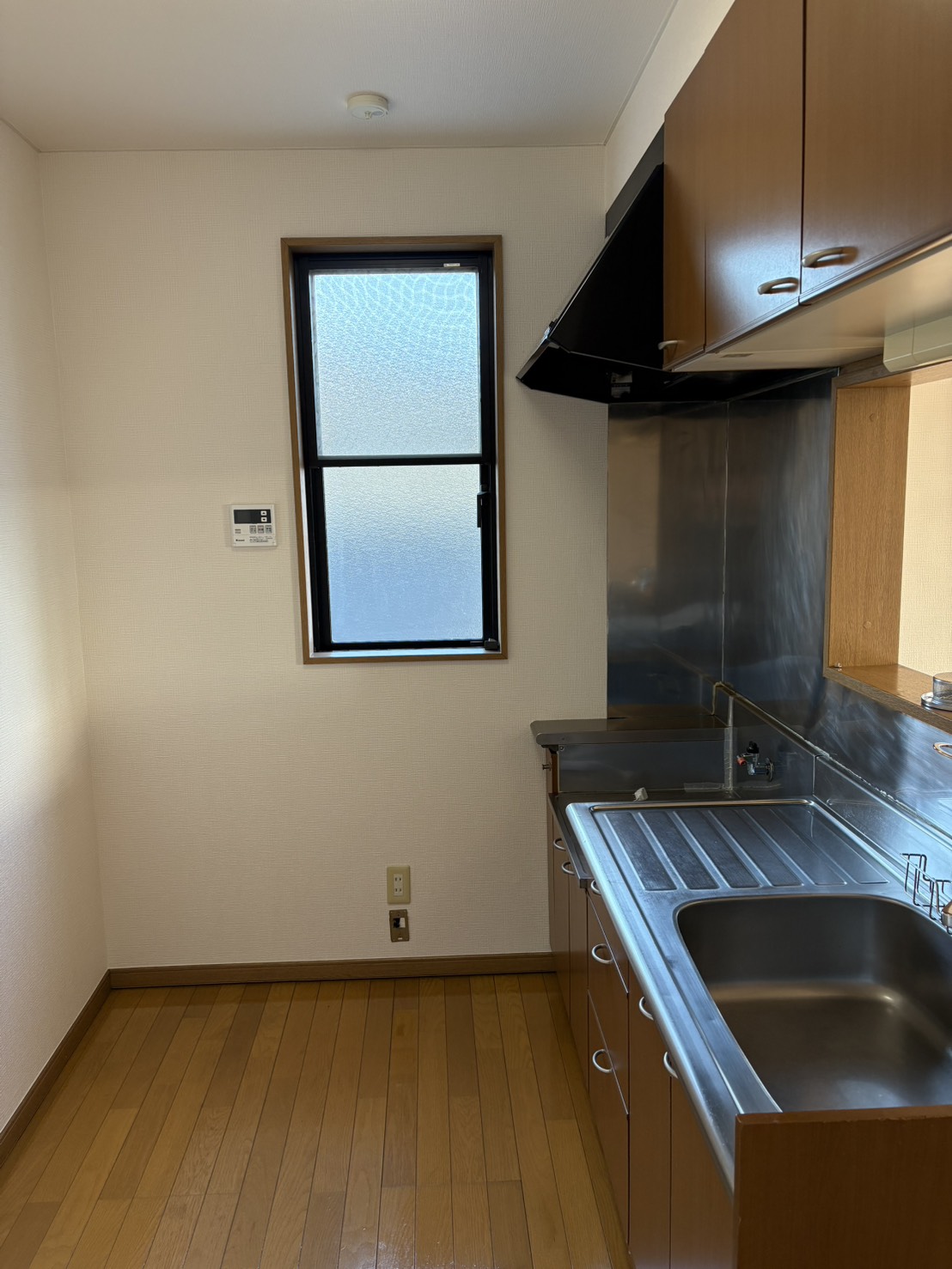 キッチン　※写真は201号室になります