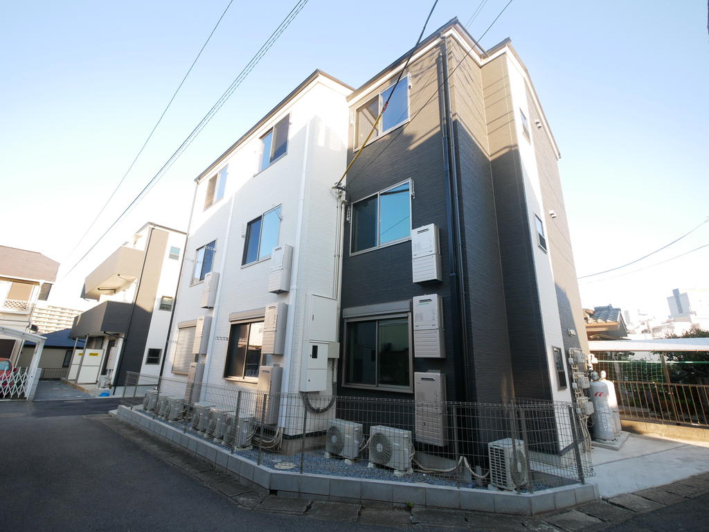 建物外観　お洒落なデザインの建物