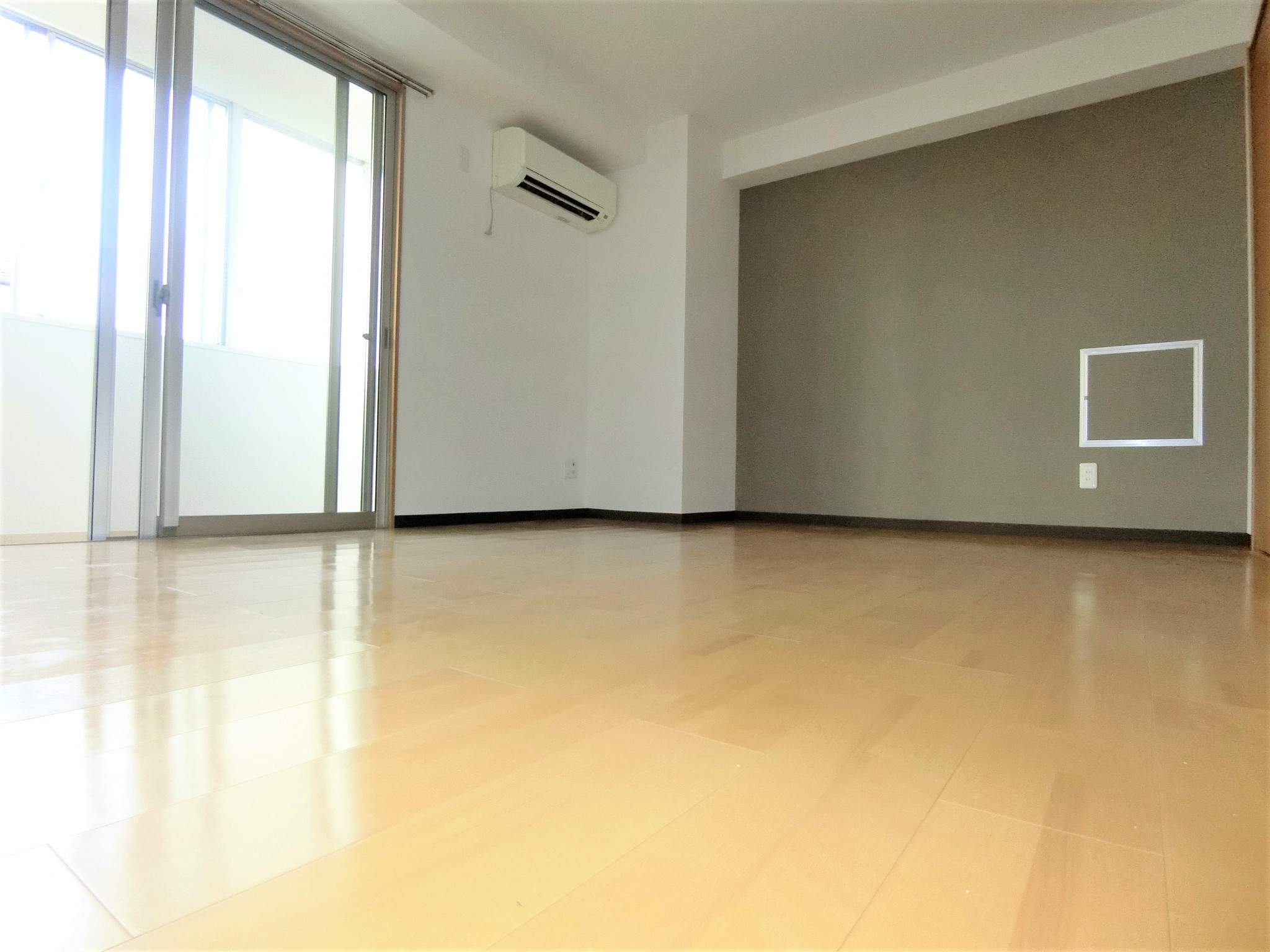 その他　明るい南向きの広々としたお部屋です☆
