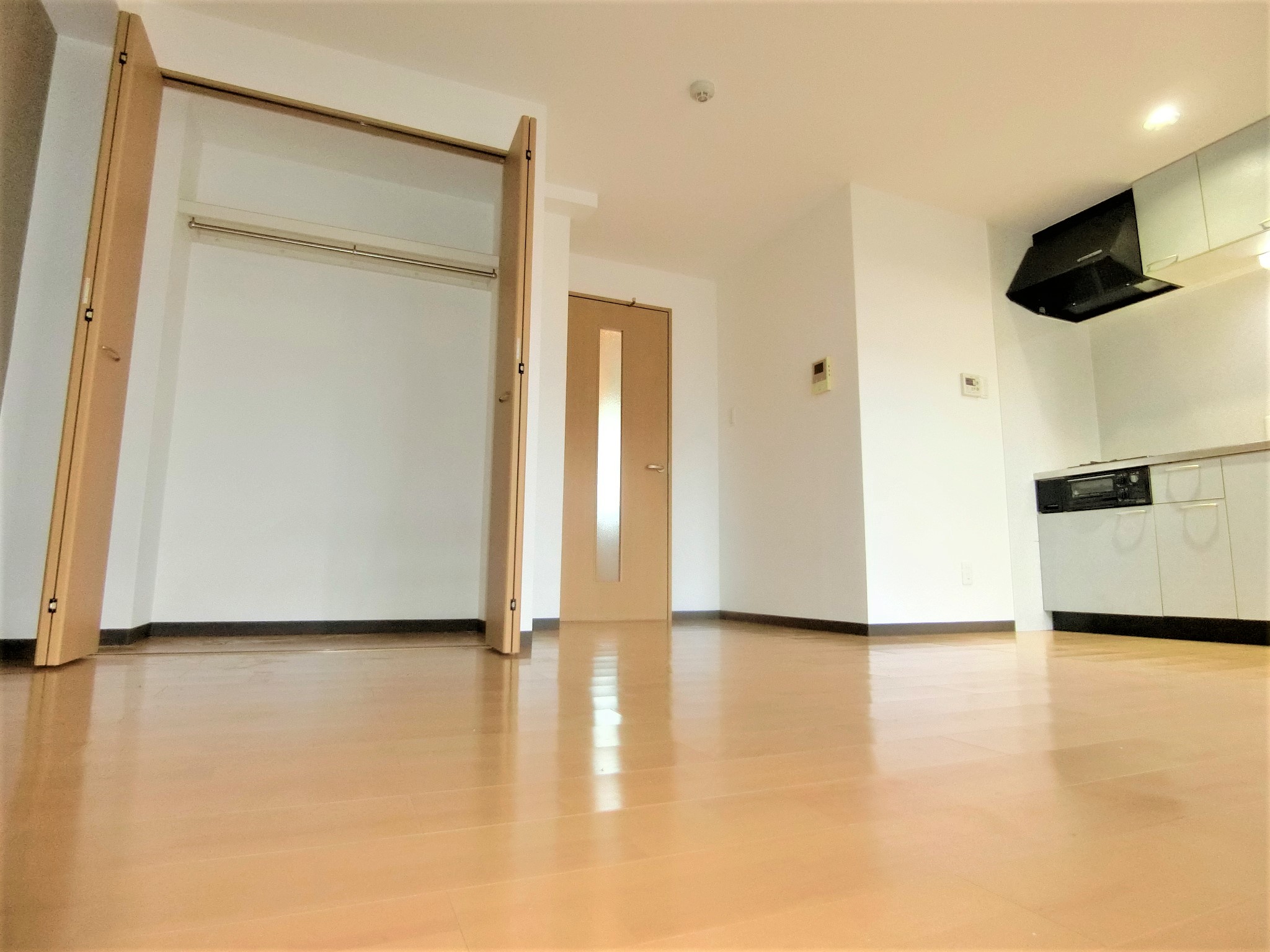 その他共有部分　大型クローゼット完備の明るい南向きのお部屋です☆