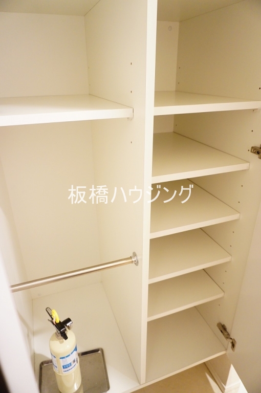 【パークアクシス板橋の玄関】