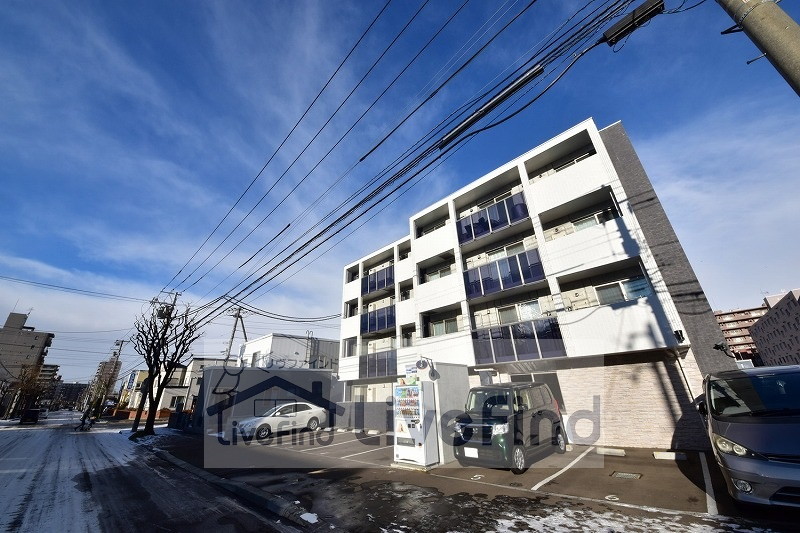 札幌市白石区東札幌五条のマンションの建物外観