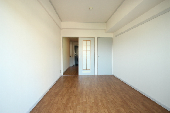 居室・リビング　※別号室の写真です