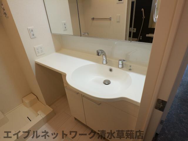 ロードサイド葵 A棟の内装写真