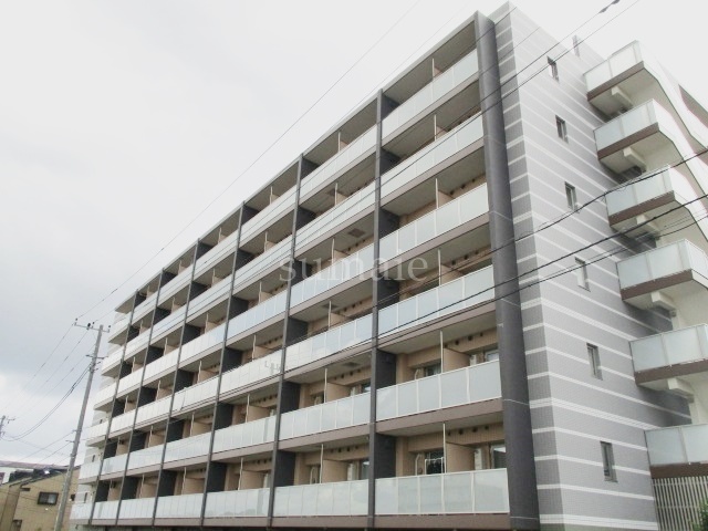 N-stage AkabaneShimoの建物外観