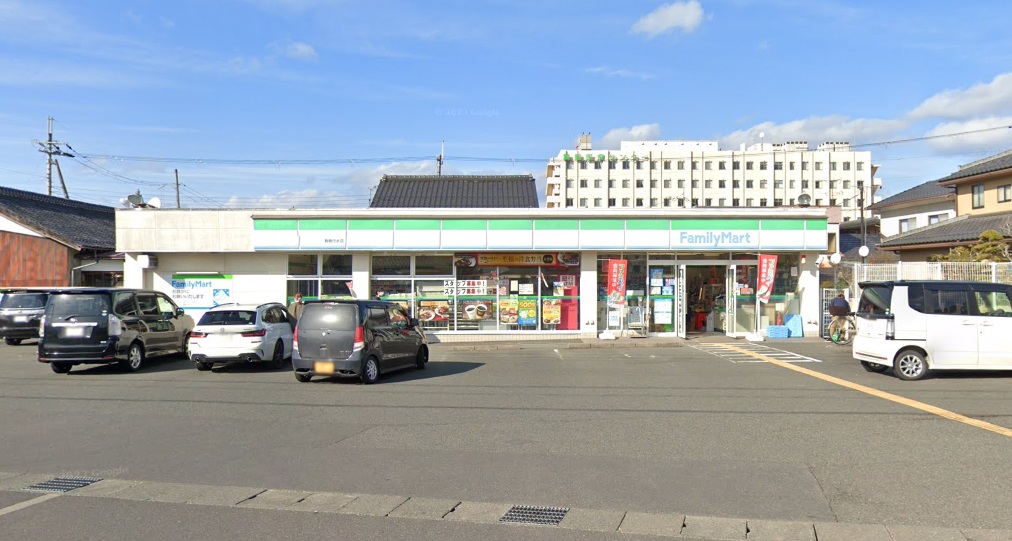 コンビニ　ファミリーマート舞鶴行永店（コンビニ）まで675m