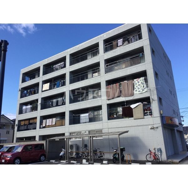 名古屋市中川区一色新町のマンションの建物外観
