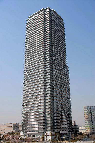 江東区東雲のマンションの建物外観
