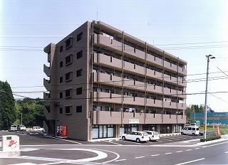 日置市伊集院町徳重のマンションの建物外観