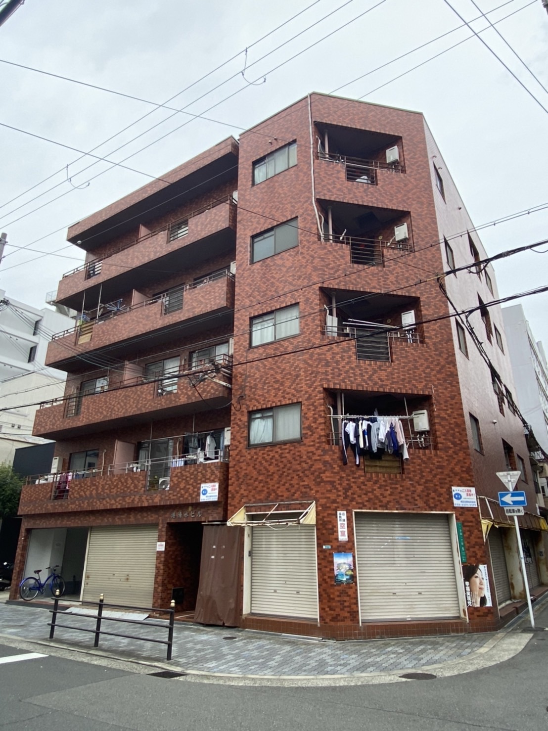 【大阪市港区夕凪のマンションの建物外観】