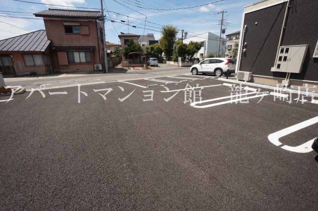 【ブライト　ノバIIの駐車場】