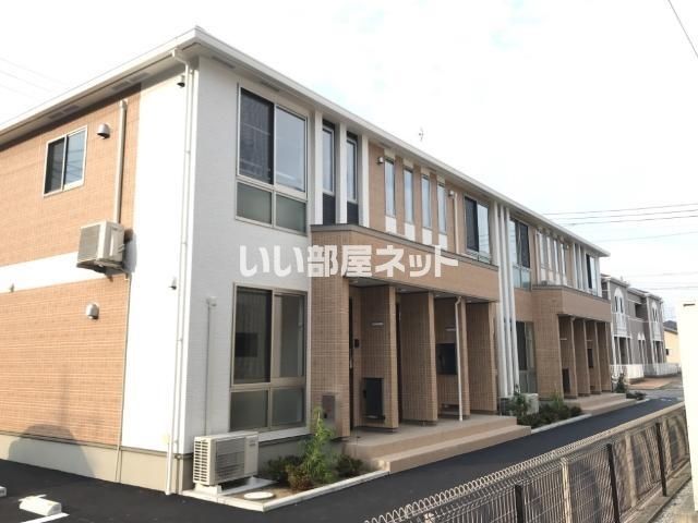 宇都宮市中里町のアパートの建物外観