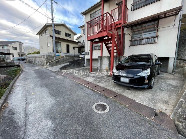 【呉市上長迫町のアパートの駐車場】