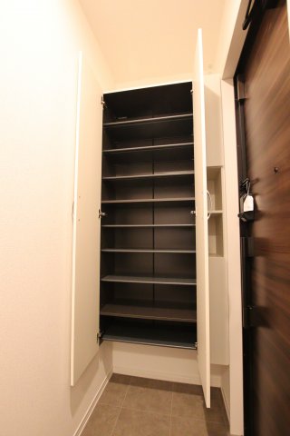 収納　シューズボックス