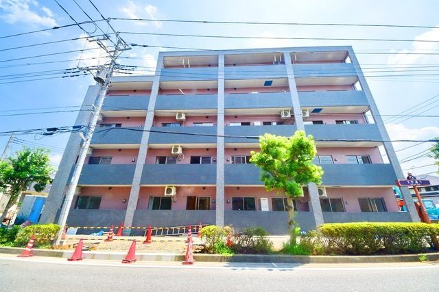 府中市小柳町のマンションの建物外観