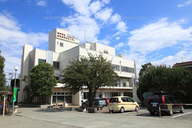 【府中市小柳町のマンションの図書館】