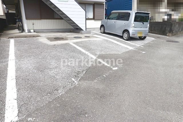 【高知市大津のアパートの駐車場】