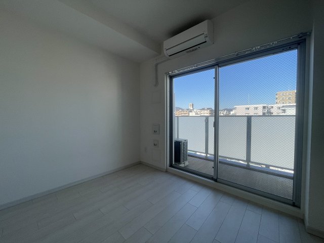 居室・リビング　こちらの居間で趣味の時間をお楽しみください