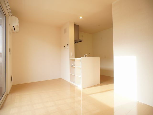 居室・リビング　快適に過ごせるエアコンが付いています♪