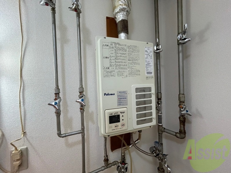 その他設備　給湯器は簡単操作で温度調整ができますよ。