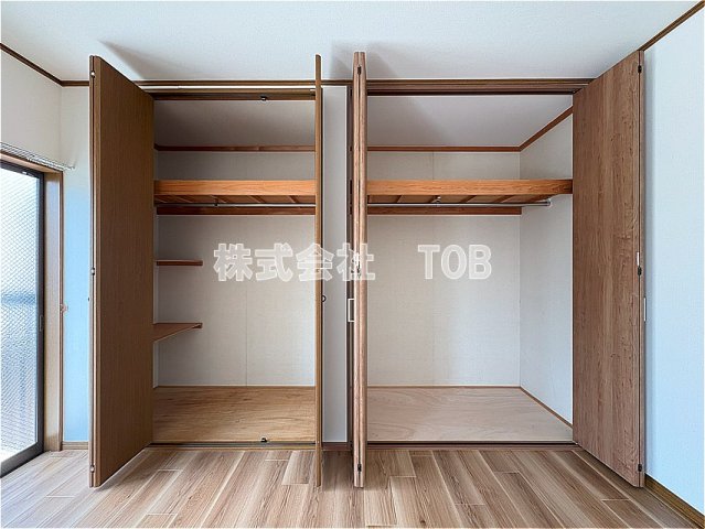 収納　2F　洋室10帖　収納