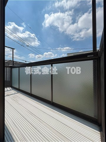 バルコニー　2F　洋室10帖・洋室6帖　バルコニー