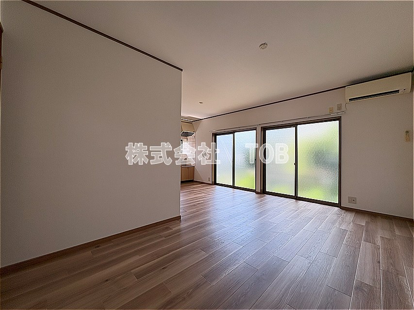 居室・リビング　1F　LDK13帖