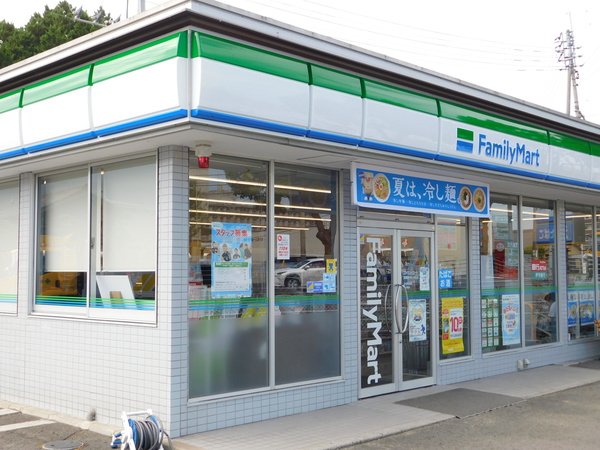 コンビニ　ファミリーマート四国中央大柏店（コンビニ）まで245m