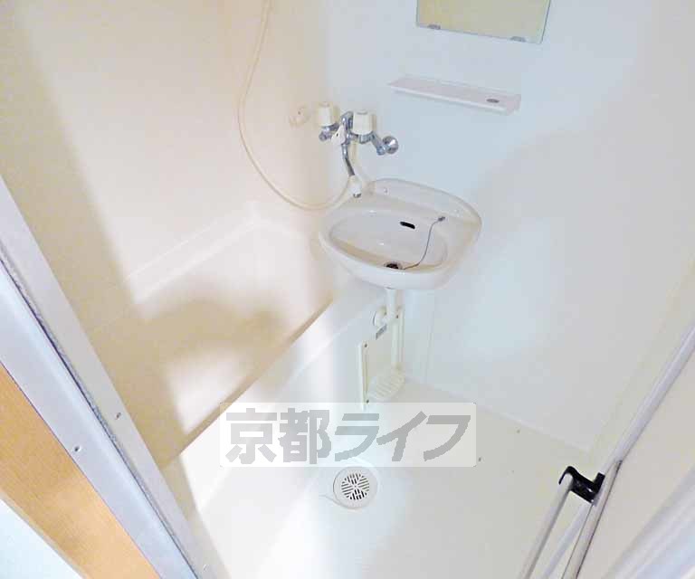 バス・シャワールーム　清潔感あります。