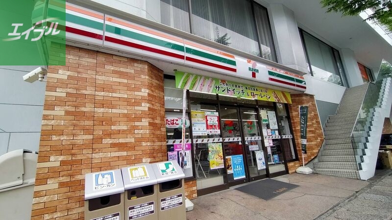 コンビニ　セブンイレブン長崎馬町店（コンビニ）まで619m