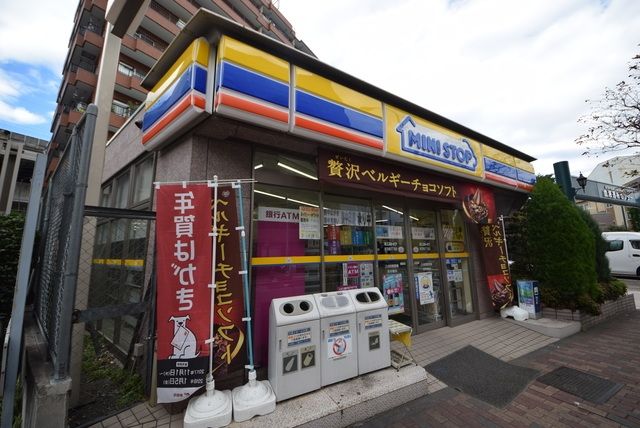コンビニ　ミニストップ赤羽南2丁目店（コンビニ）まで721m