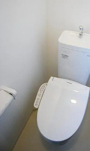 トイレ　※反転タイプのお部屋の参考写真となります。現況優先です。