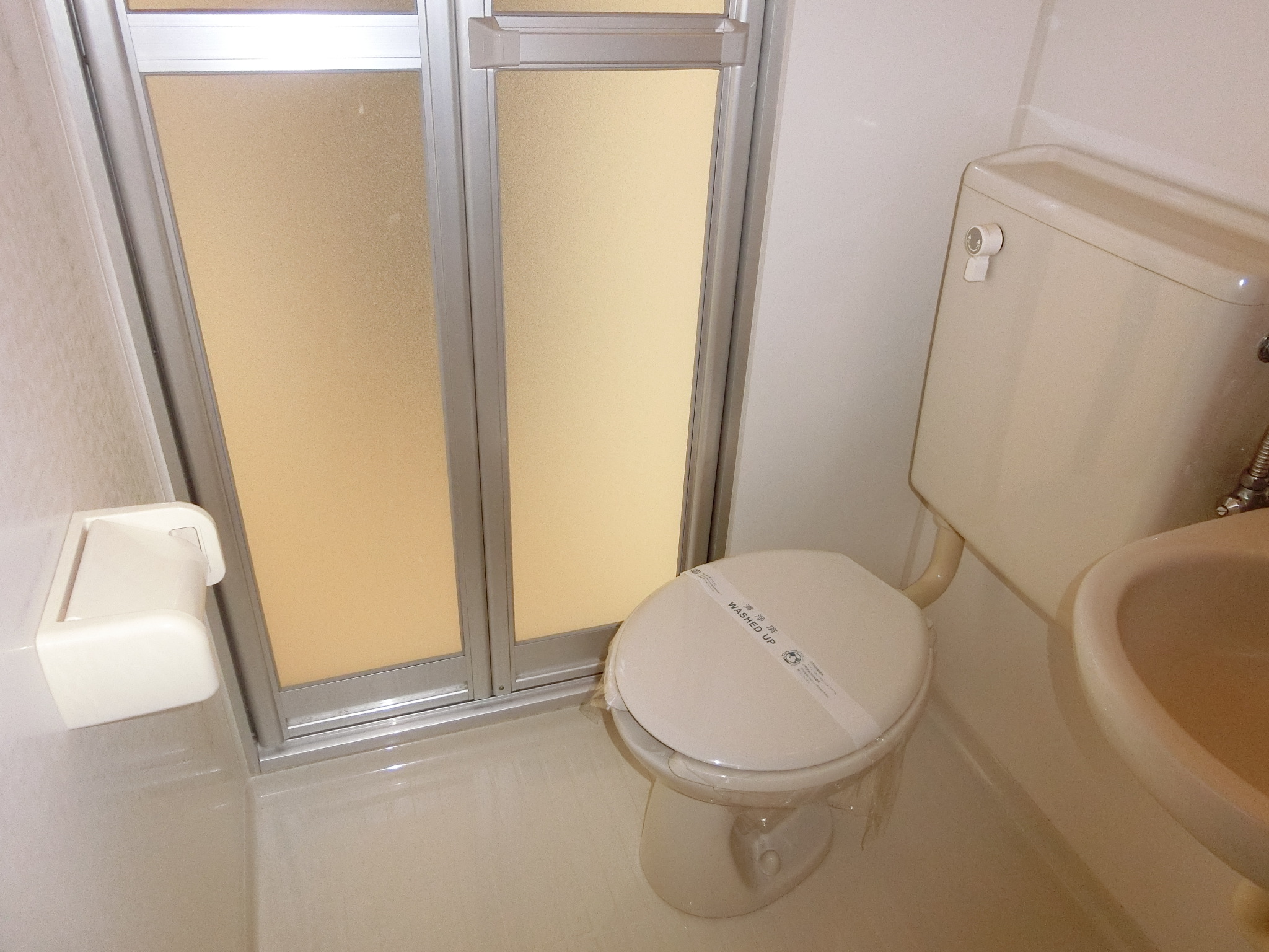 トイレ　※写真は別のお部屋です。現状を優先させていただきます。