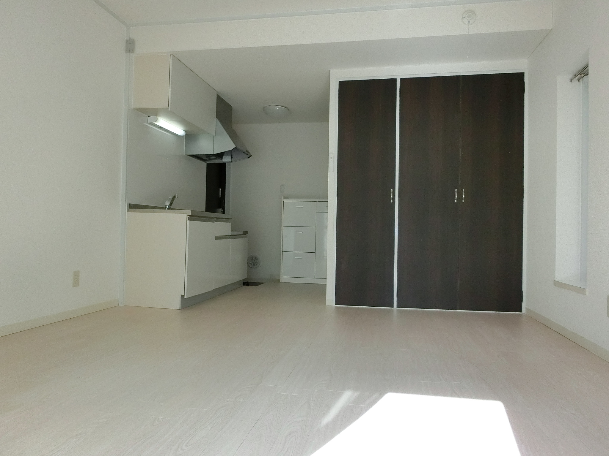 居室・リビング　※写真は別のお部屋です。現状を優先させていただきます。