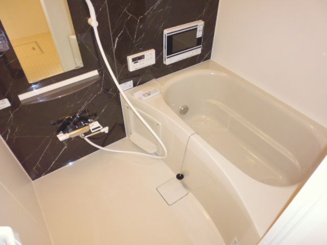 バス・シャワールーム　追い焚きバス