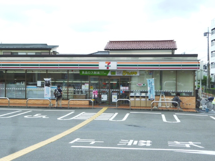 コンビニ　セブンイレブン飯能駅北口店（コンビニ）まで350m