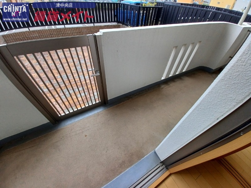 バルコニー　同物件別部屋写真