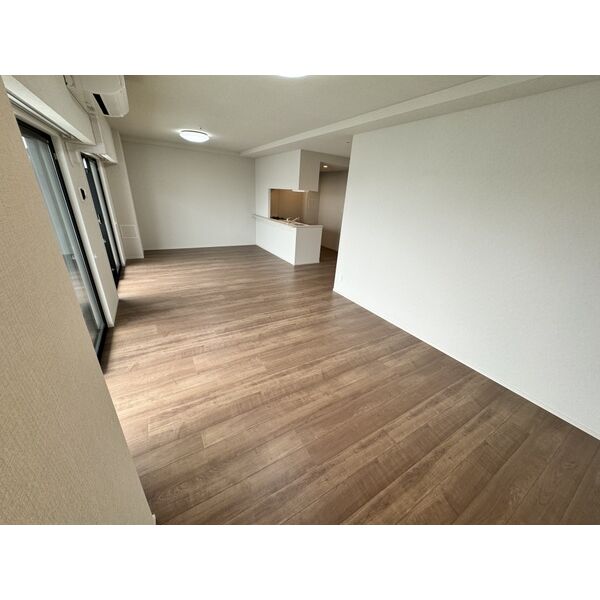 居室・リビング　※別室の参考写真の為、現況優先です。