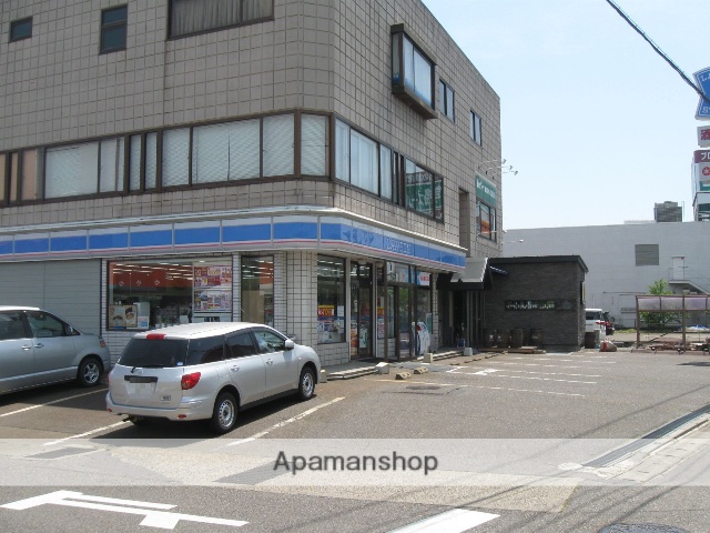 コンビニ　ローソン（コンビニ）まで910m
