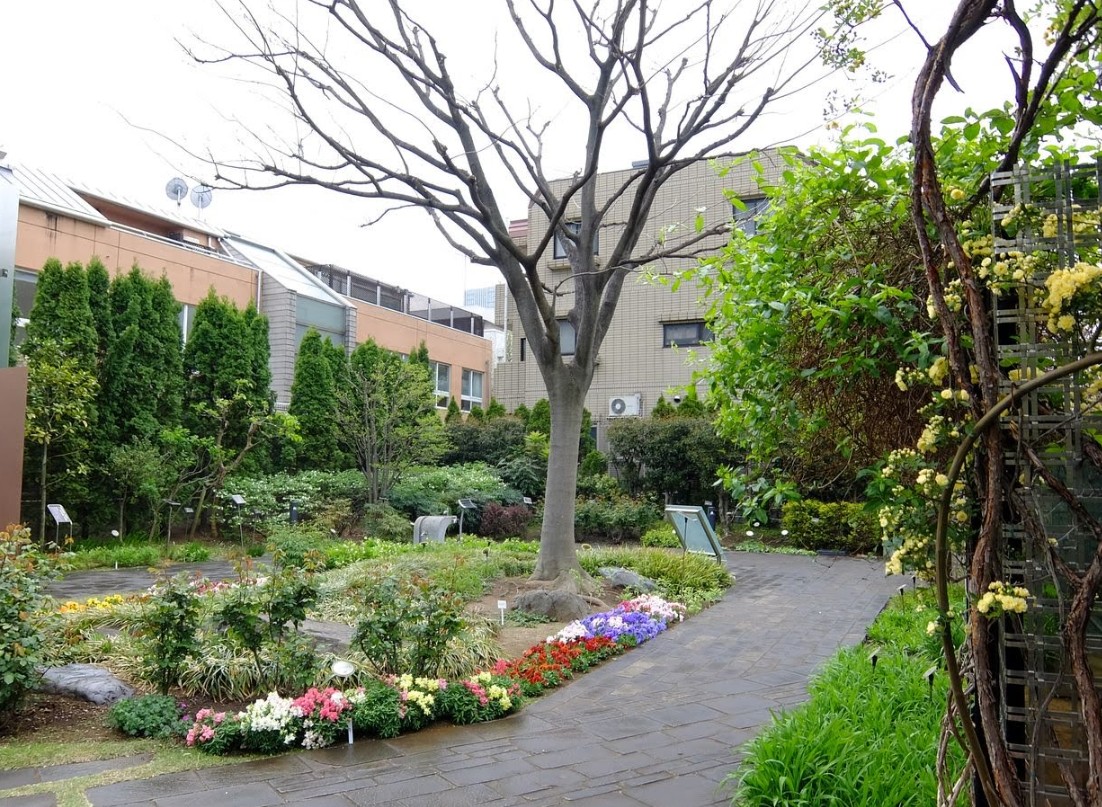 公園　ねむの木の庭（公園）まで332m