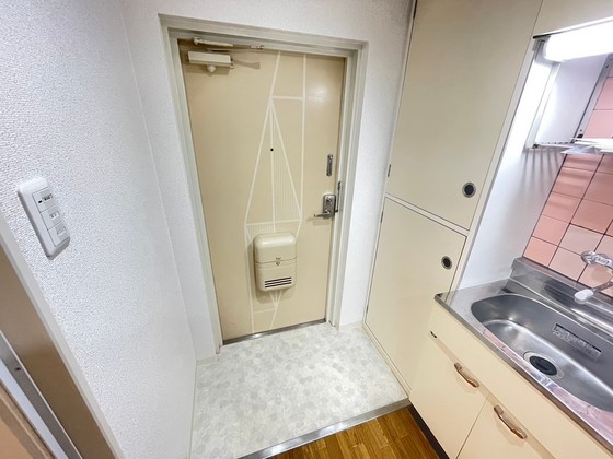 玄関　※別部屋の写真です