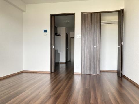 居室・リビング　室内