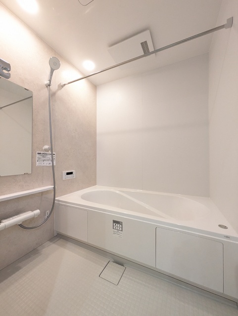 駐車場　建築中