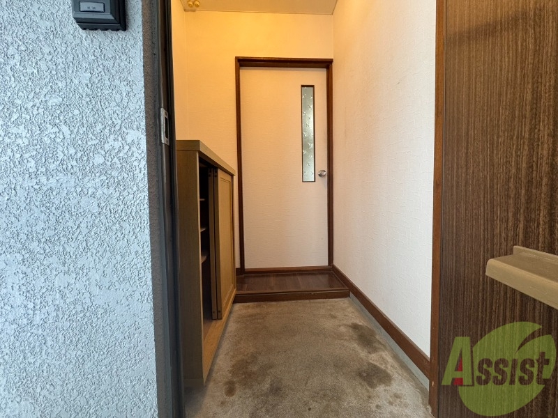 ＪＲ札沼線 篠路駅 徒歩11分 3階建 築45年の玄関写真