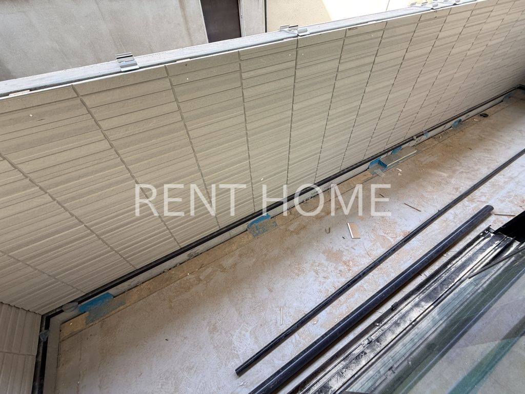 バルコニー　建築中です