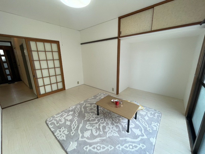 居室・リビング　家具は物件に付帯するものではありません