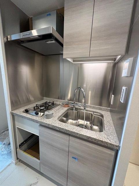 キッチン　キッチン天板には天然石を採用