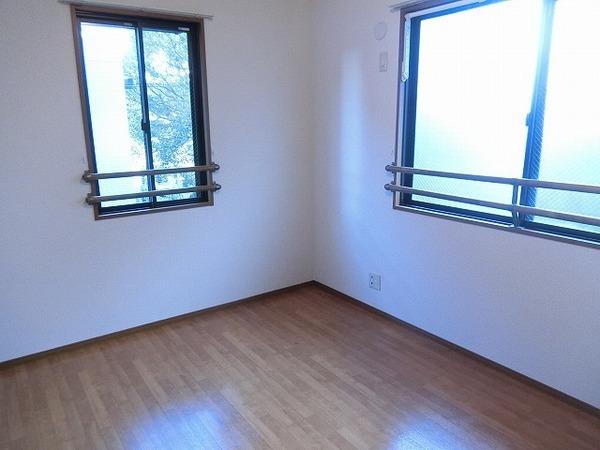 その他部屋・スペース　明るい洋室！