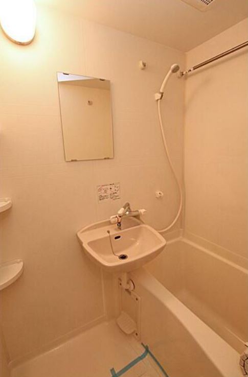 バス・シャワールーム　※別部屋の参考写真です。