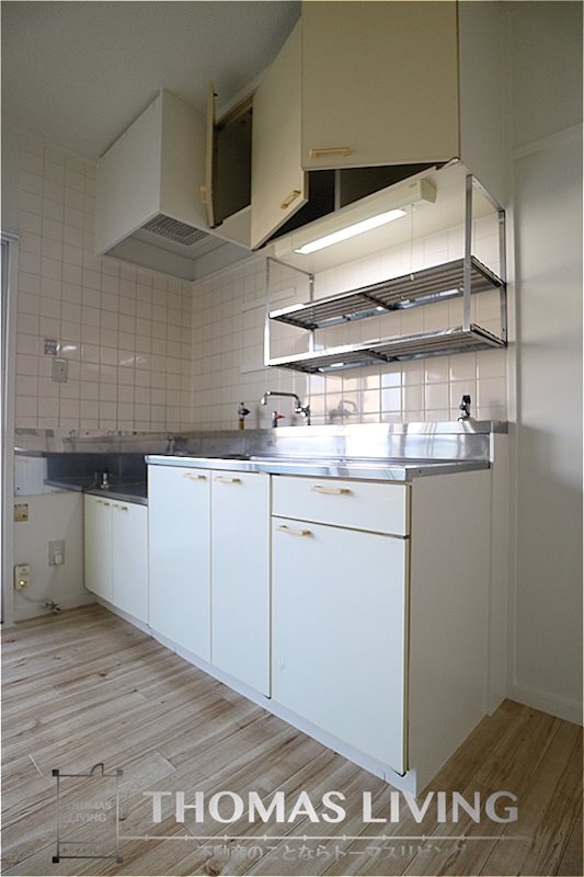 キッチン　同型別部屋のため現況優先です。